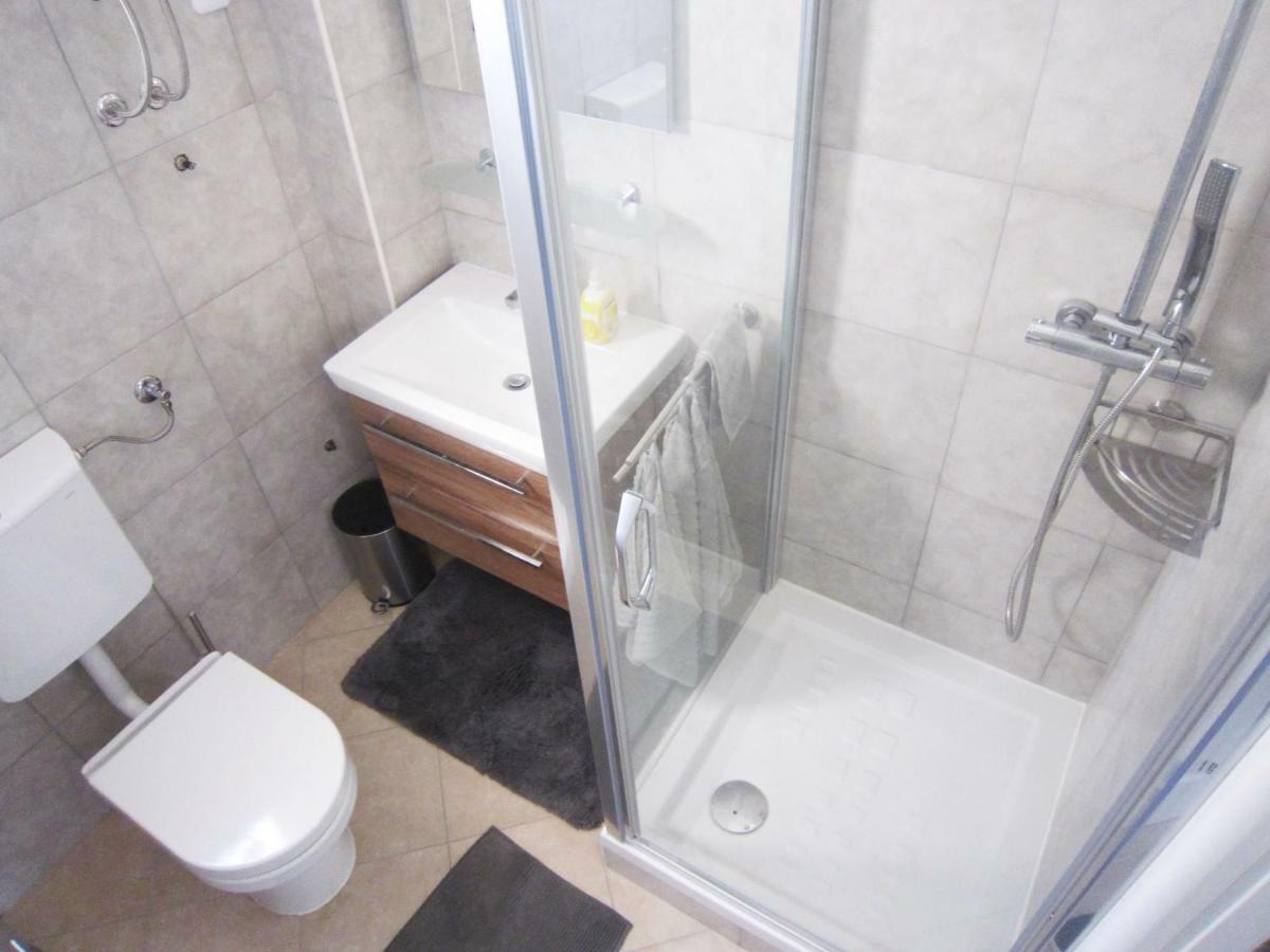 M&B Guest House Srima Εξωτερικό φωτογραφία