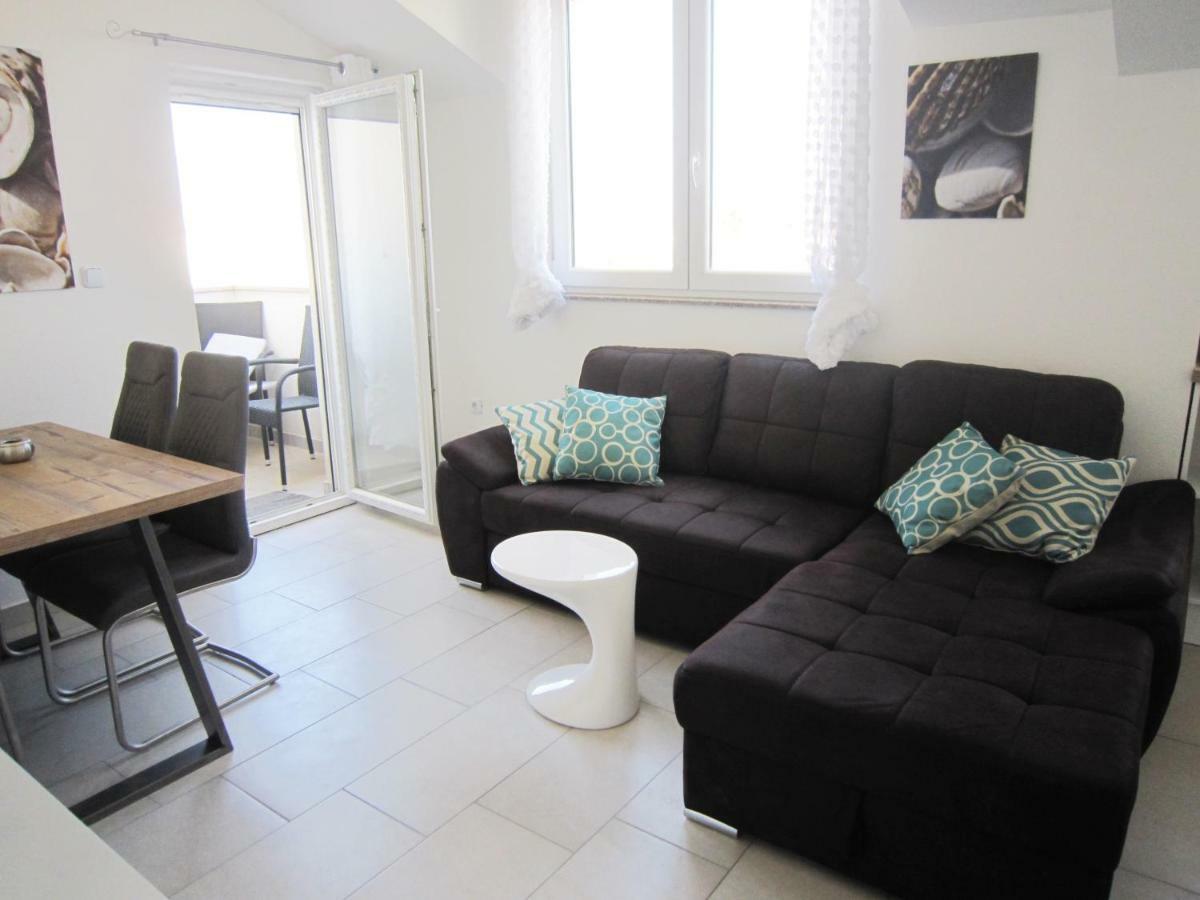 M&B Guest House Srima Εξωτερικό φωτογραφία