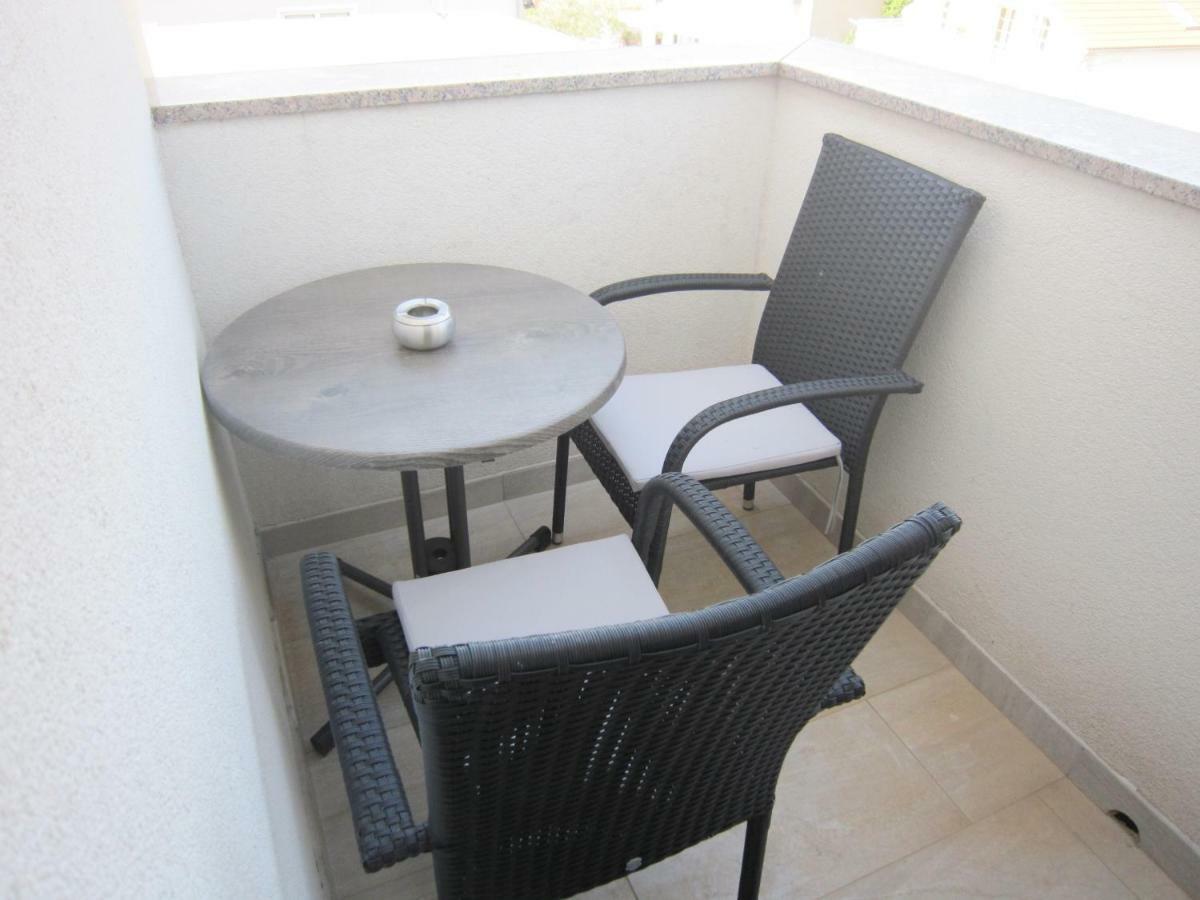M&B Guest House Srima Εξωτερικό φωτογραφία