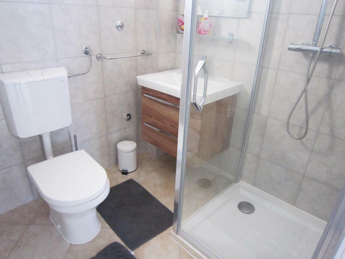 M&B Guest House Srima Εξωτερικό φωτογραφία